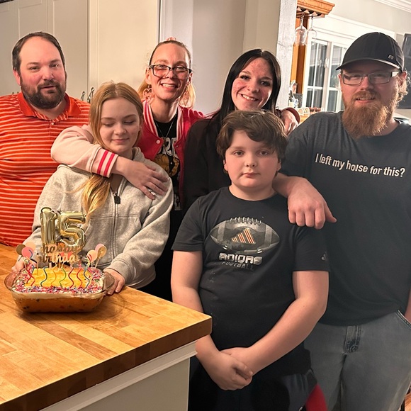 Meet your Posher, Allie S. - Picture 3 of 6